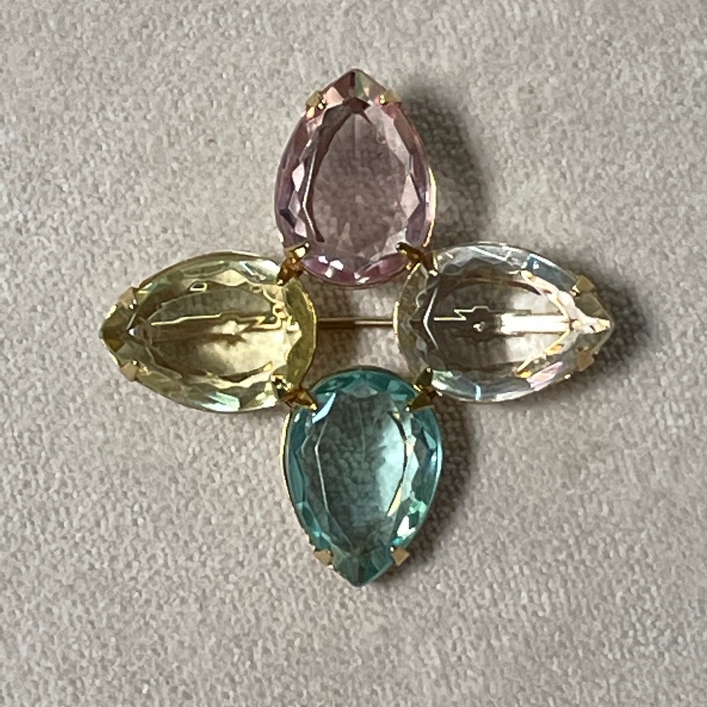 Avon Pink, Yellow, Blue and Clear Pastel Brooch/Pin in Gold-tone setting